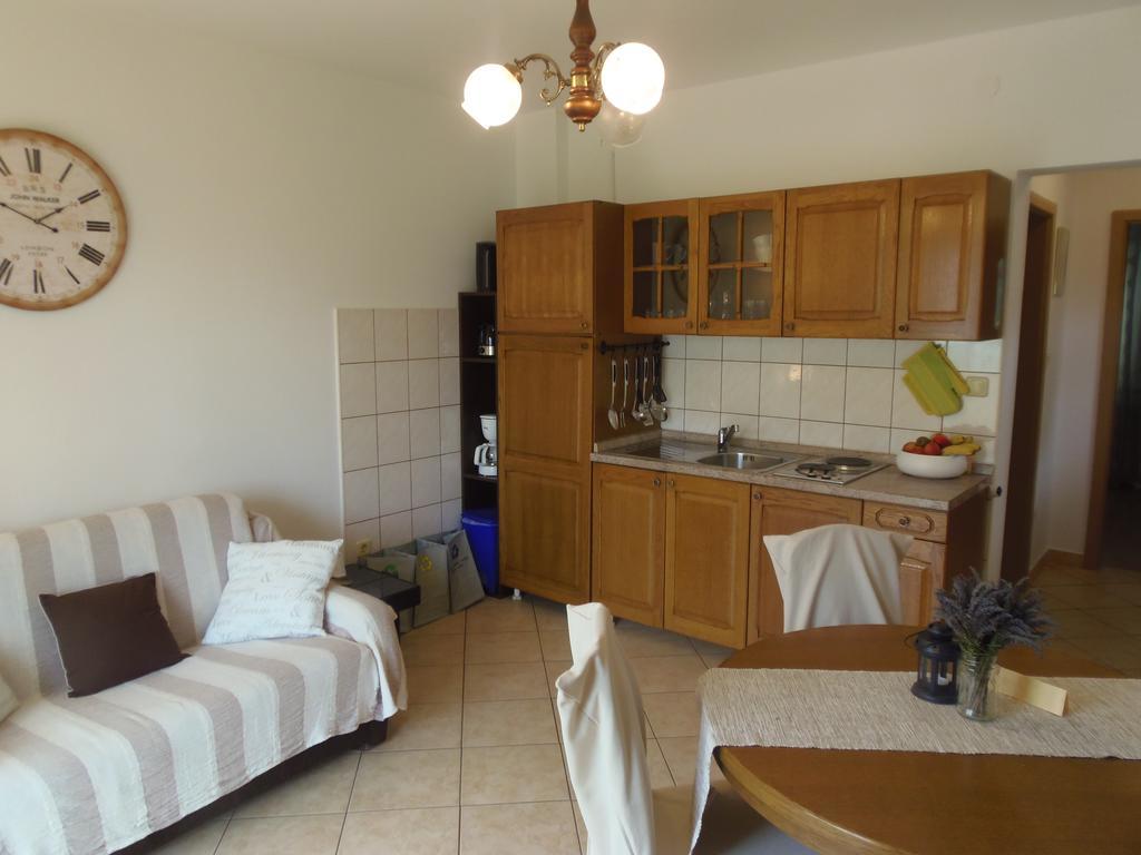 Apartments Casper Novi Vinodolski Exterior photo