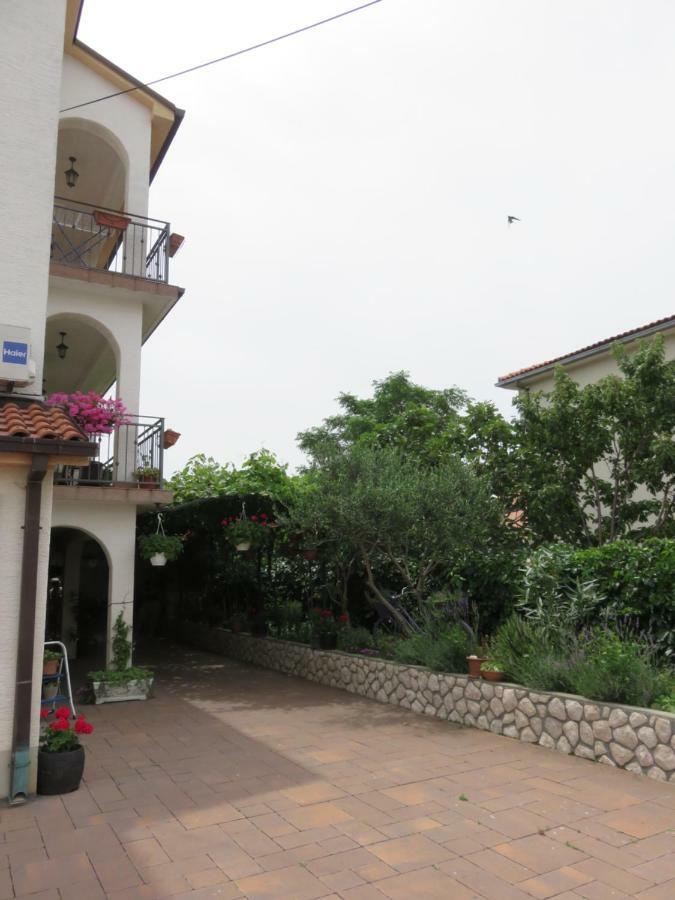 Apartments Casper Novi Vinodolski Exterior photo