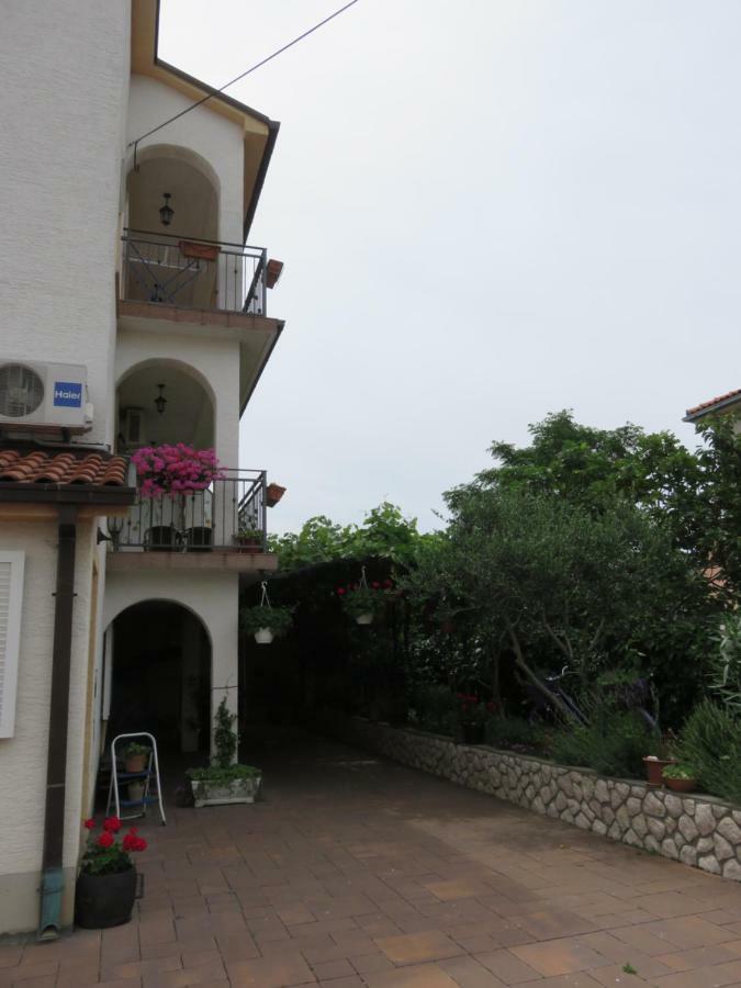 Apartments Casper Novi Vinodolski Exterior photo