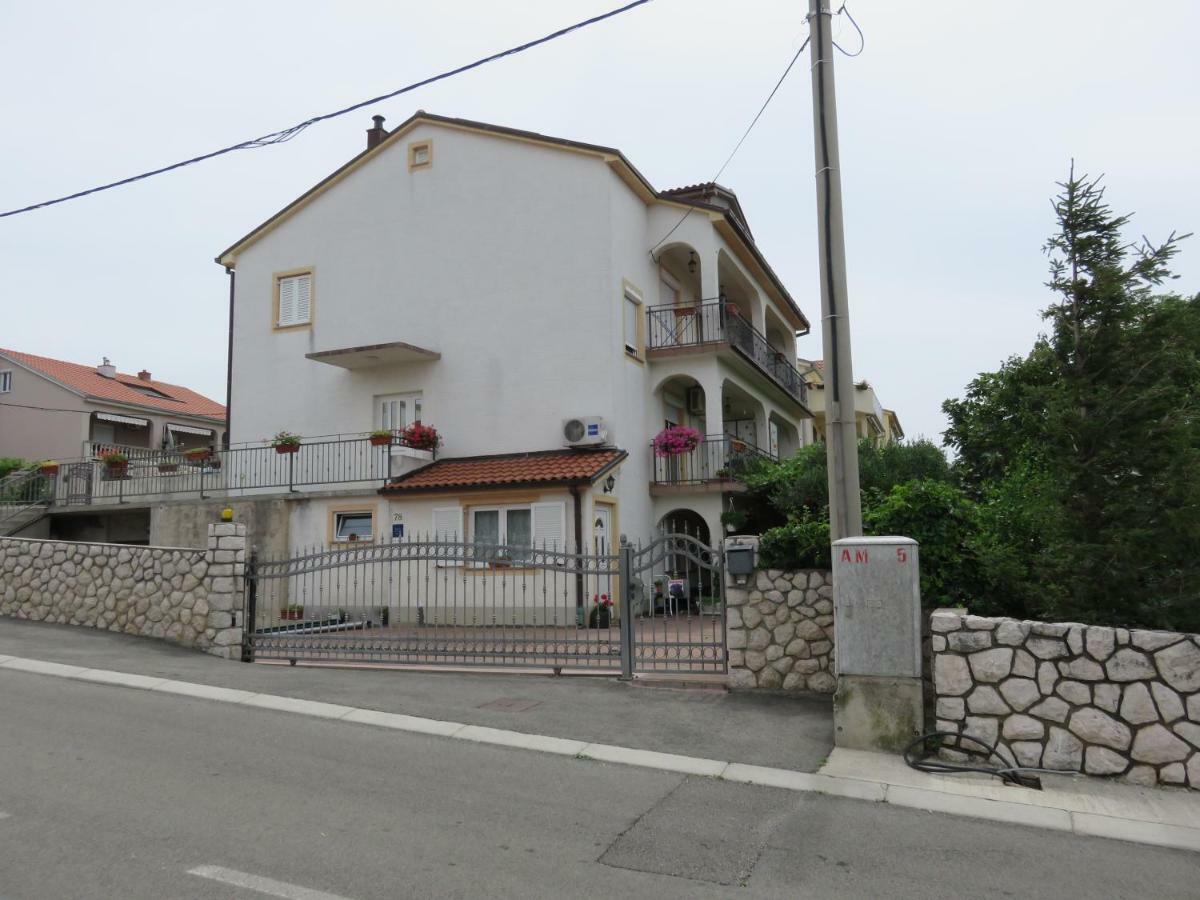 Apartments Casper Novi Vinodolski Exterior photo